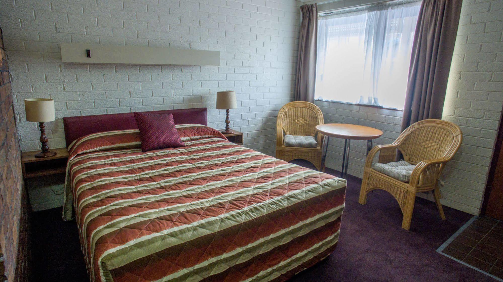 טוויד הדס Arabella Motor Inn מראה חיצוני תמונה